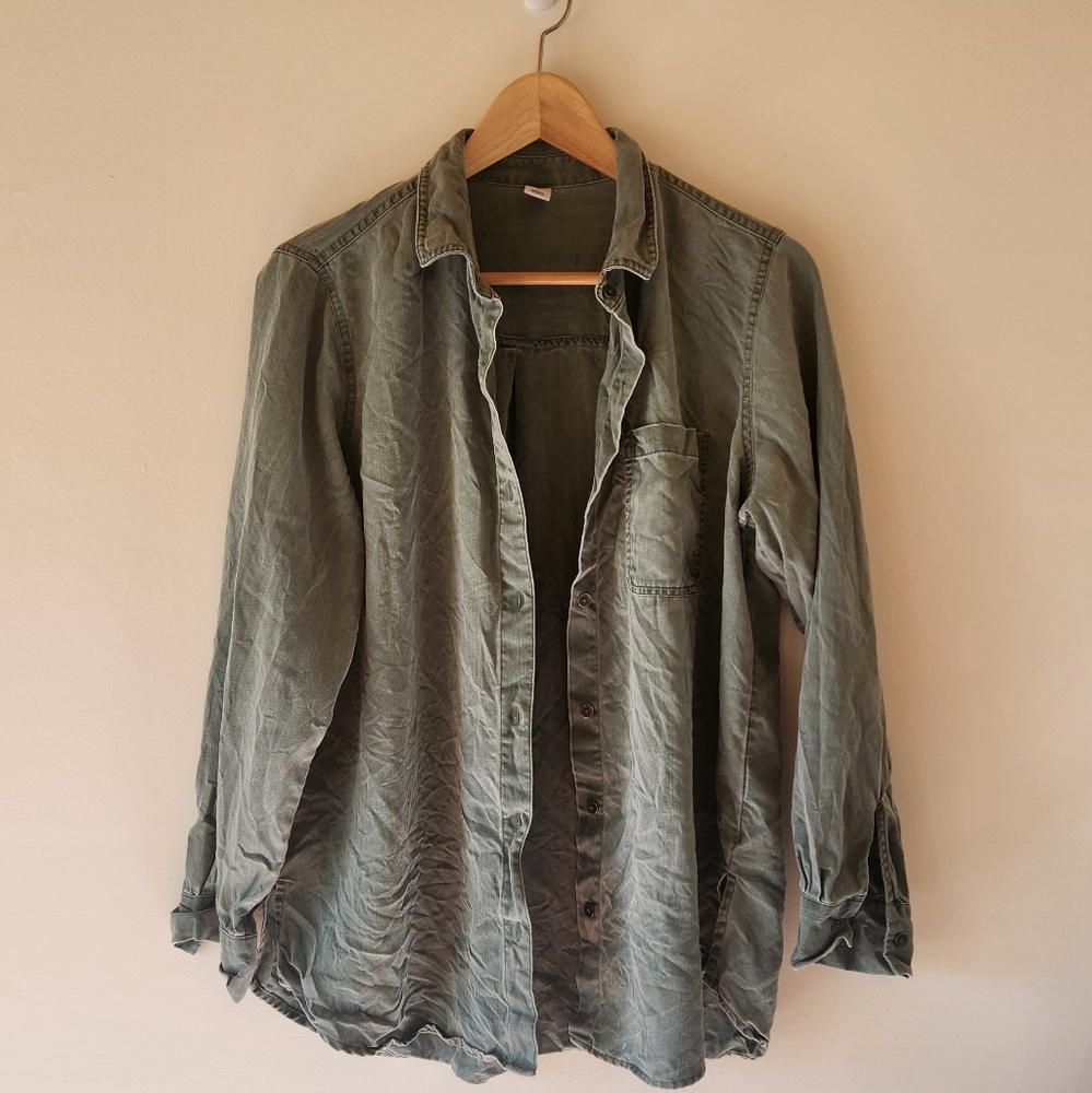 Old Navy Women's Large Button Up Shirt